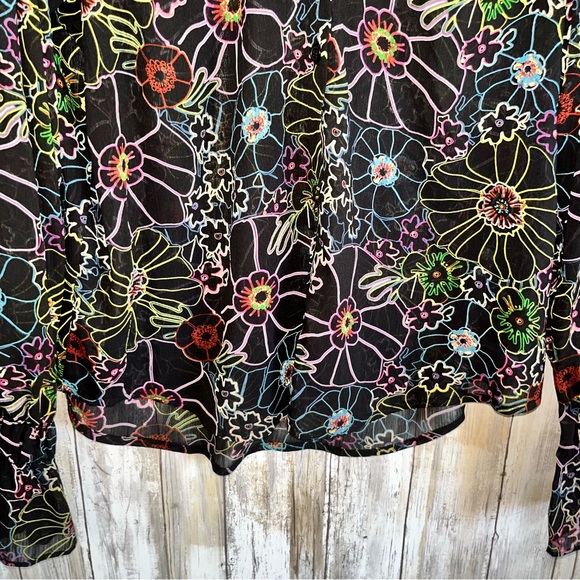 NWT Steve Madden Cameila Black Sheer Floral Button Blouse - Picture 4 of 6